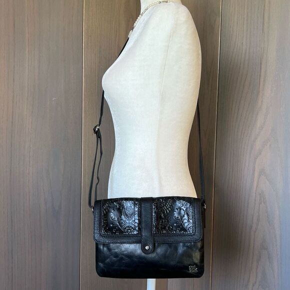 THE SAK Black Leather Crossbody Bag Distressed Tooled *NEW* - Picture 2 of 14
